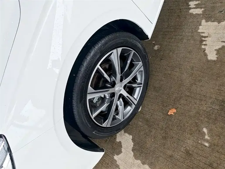 Geely Emgrand 4 th Gen 1.5 L CVT Distinguished