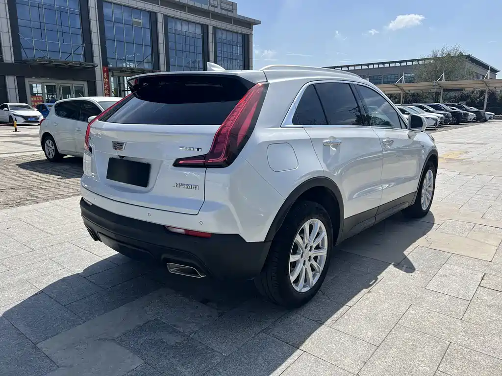 Cadillac XT4 28 T 2 WD Tech
