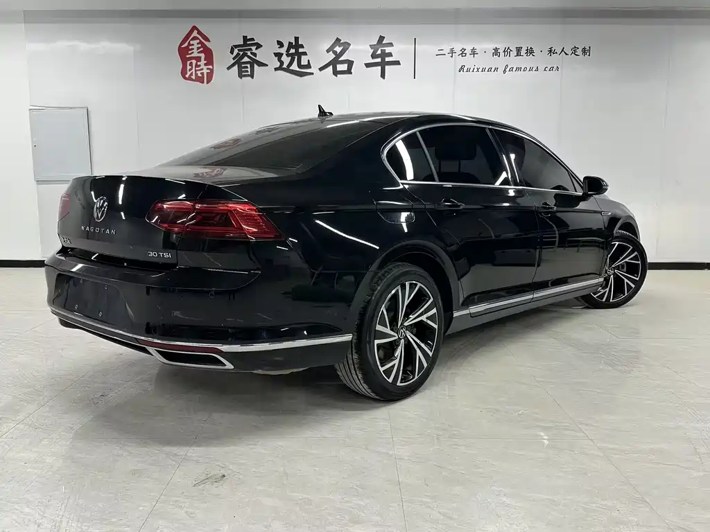 Magotan 330 TSI DSG Luxury