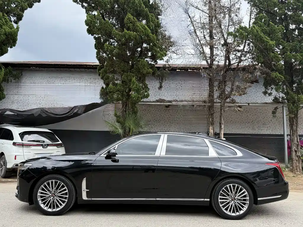 Hongqi H9 2.0 T Connected Flagship Enjoyment