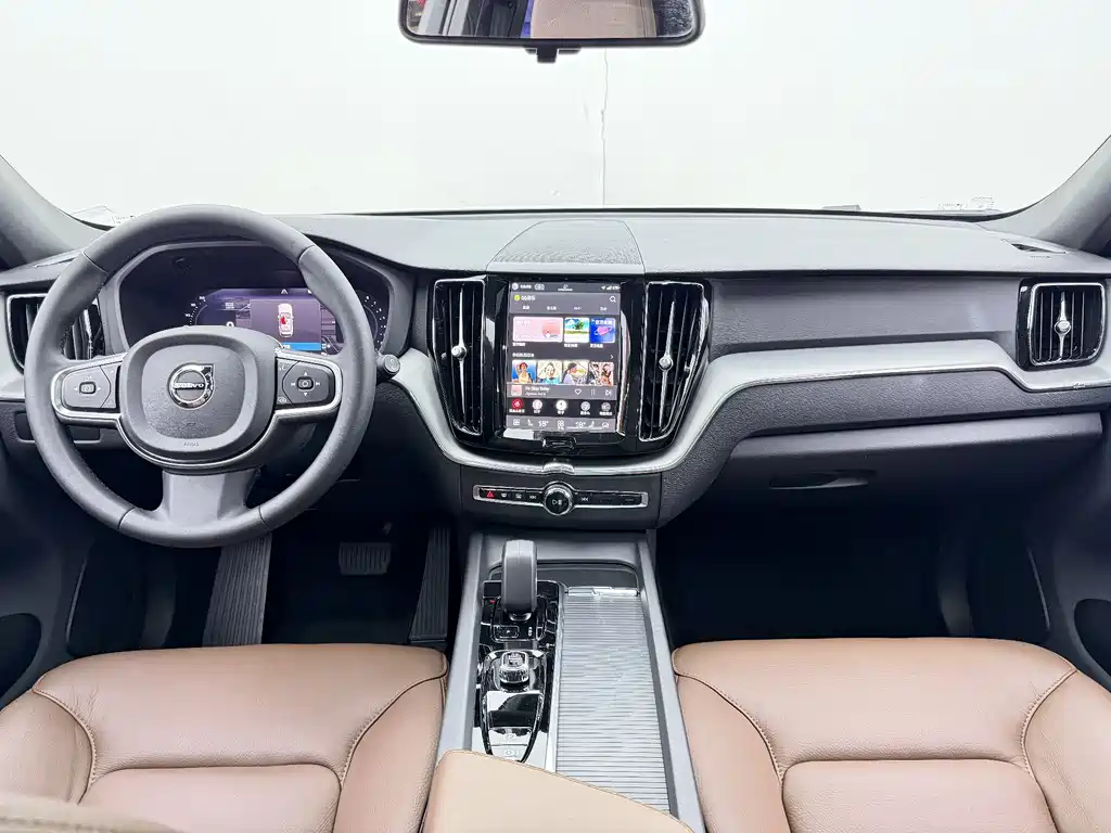 Volvo XC60 B5 4 WD Smart Ease Luxury