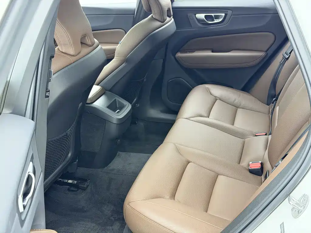 Volvo XC60 B5 4 WD Smart Ease Luxury