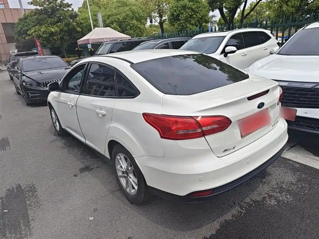 Focus Sedan 1.6 L Auto Style