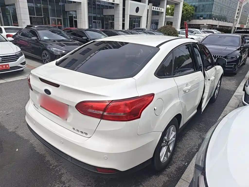 Focus Sedan 1.6 L Auto Style
