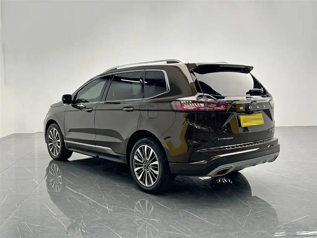 Edge PLUS EcoBoost 245 2 WD Grand Sharp 7-seat