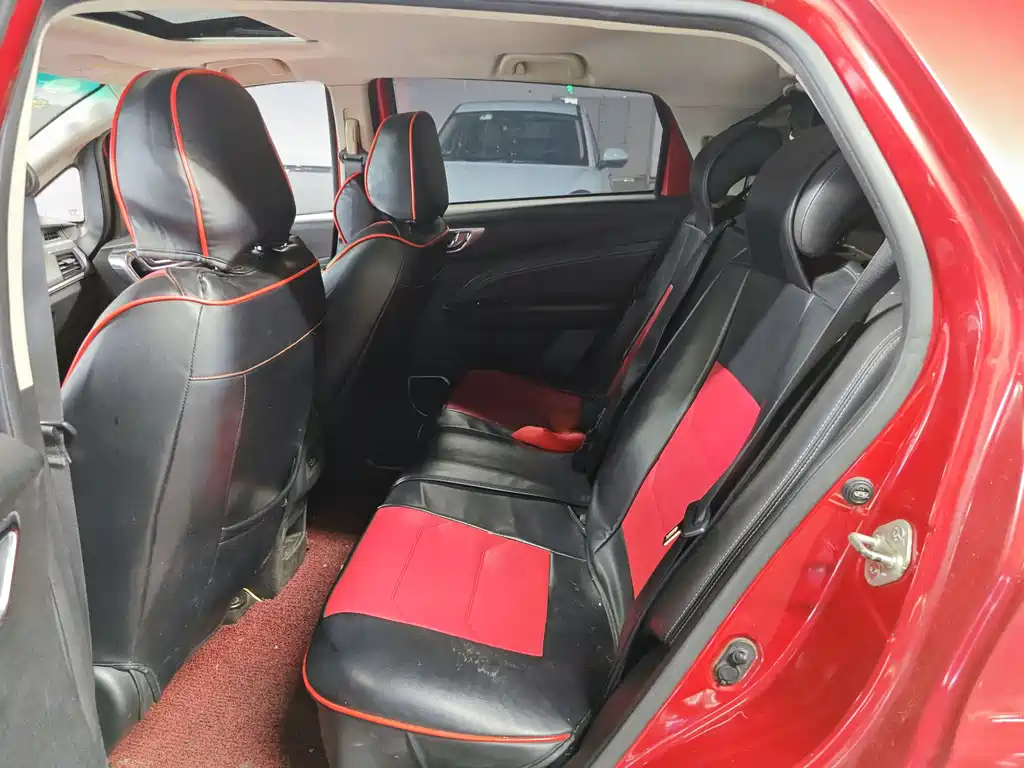 Vision X3 1.5 L Auto Distinguished