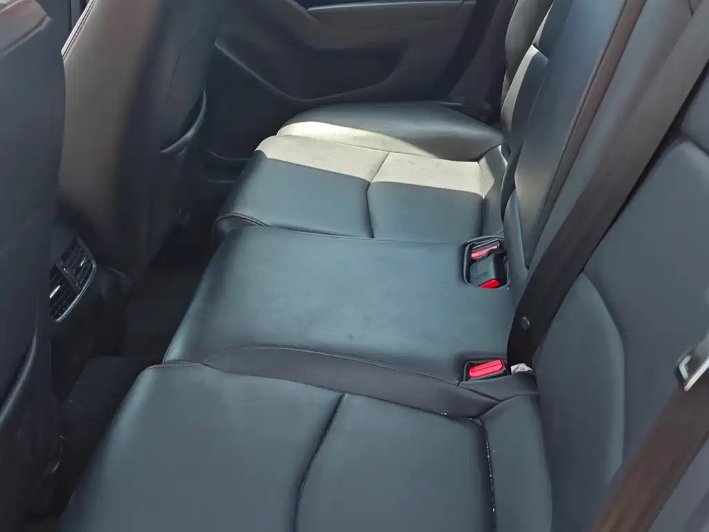 Mazda 3 Axela Sedan 1.5 L Auto Luxury CN-V