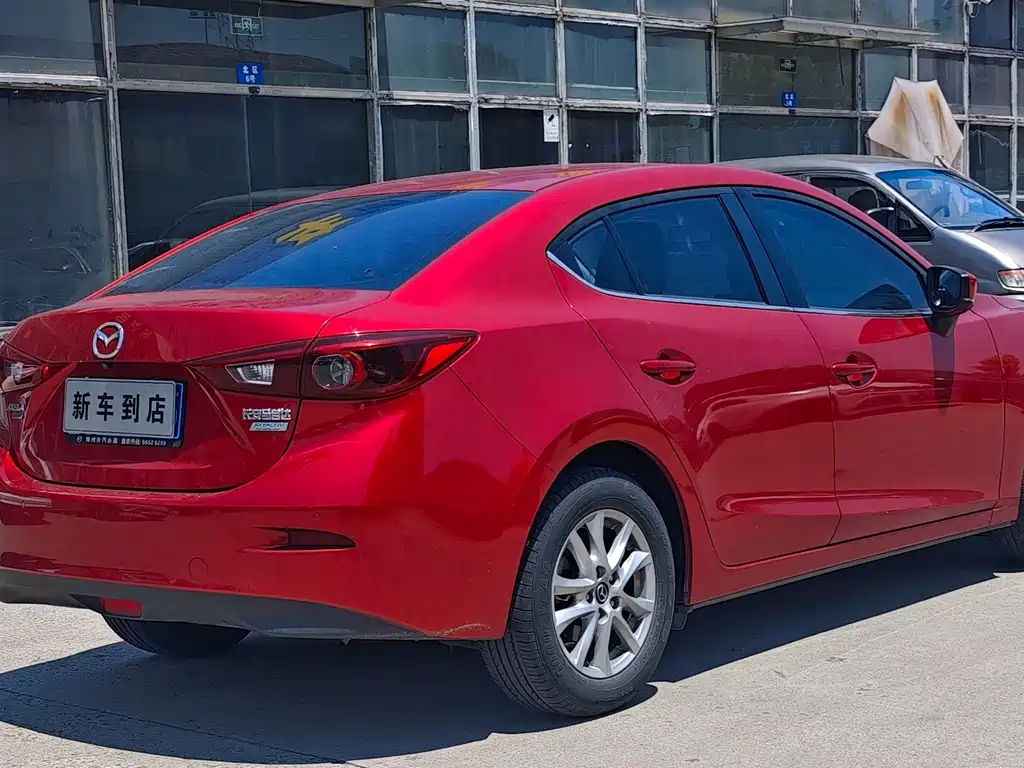 Mazda 3 Axela Sedan 1.5 L Auto Luxury CN-V