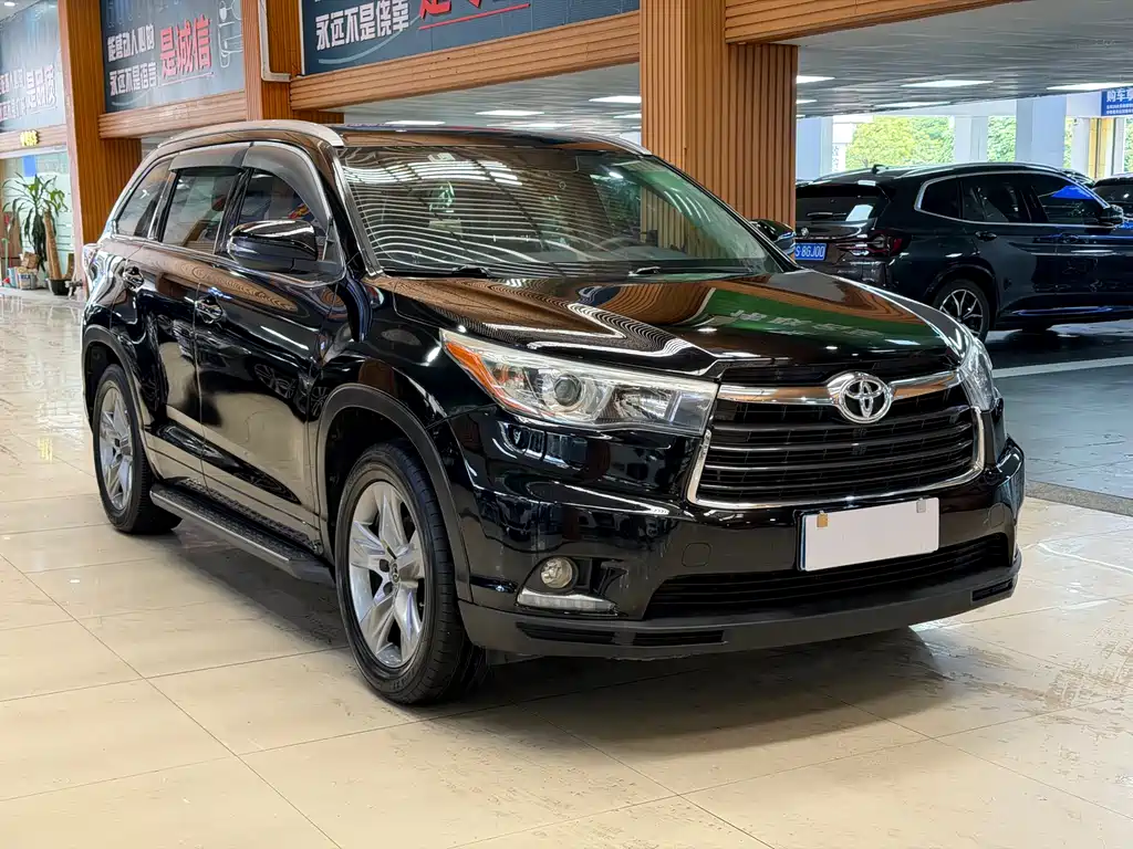 Highlander 2.0 T 4 WD Luxury 7-seat