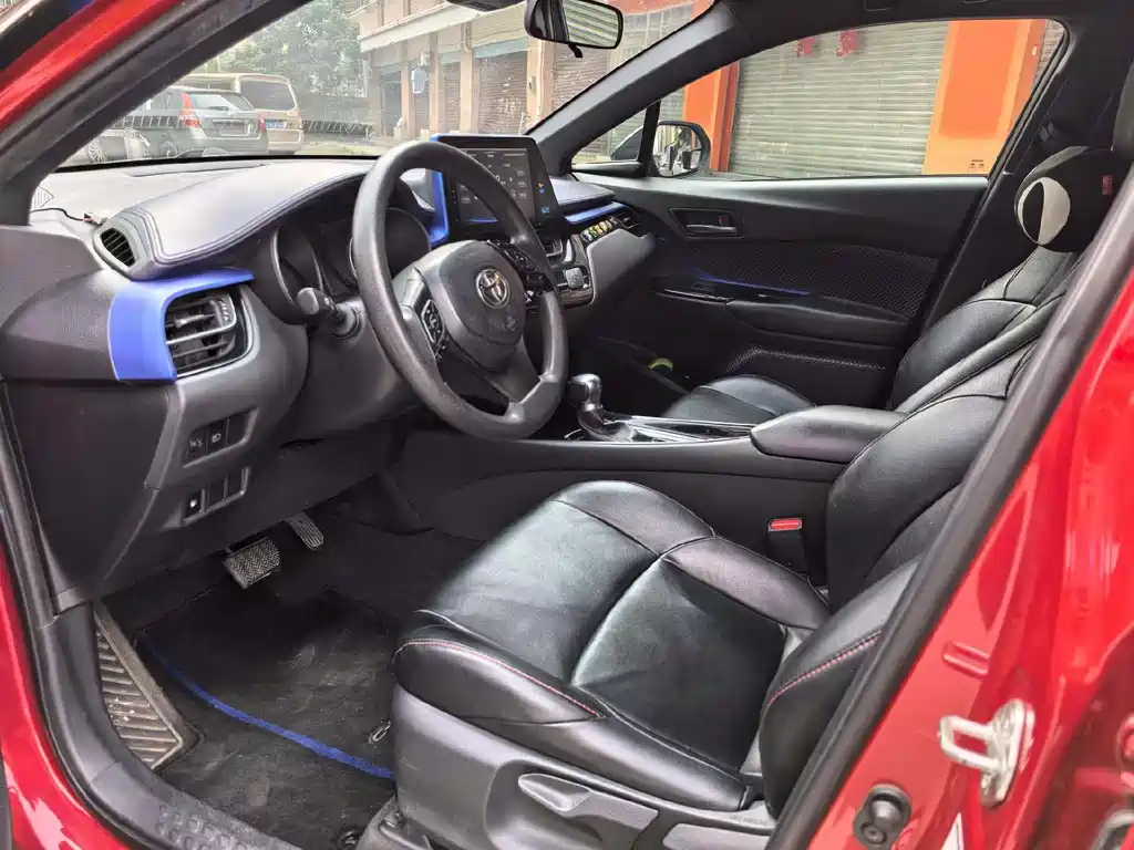 Toyota C-HR 2.0 L Leading CN-V