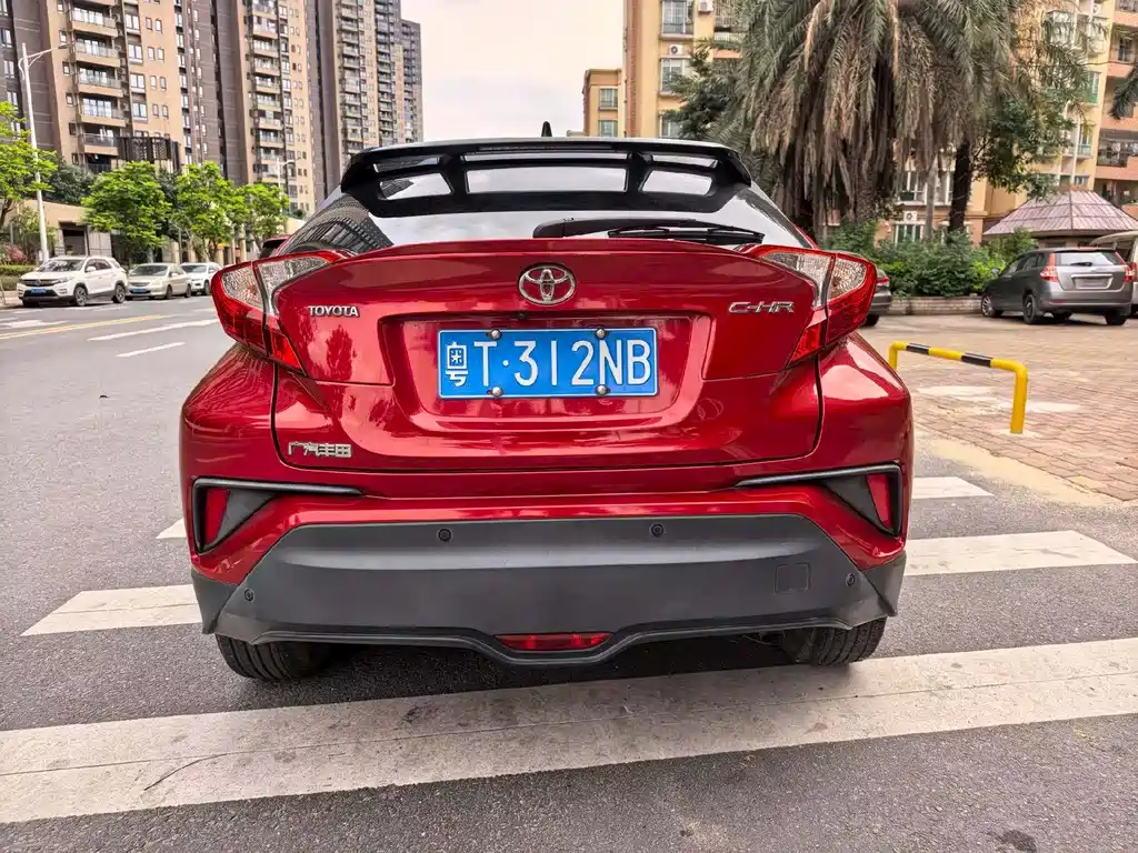 Toyota C-HR 2.0 L Leading CN-V