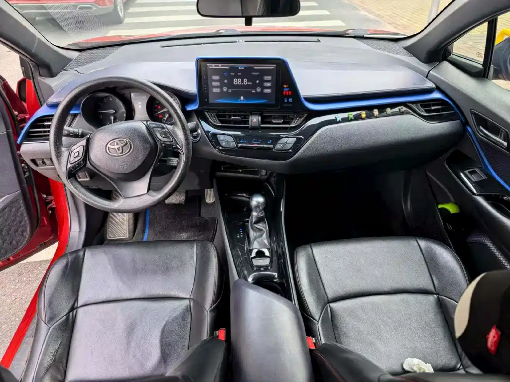 Toyota C-HR 2.0 L Leading CN-V