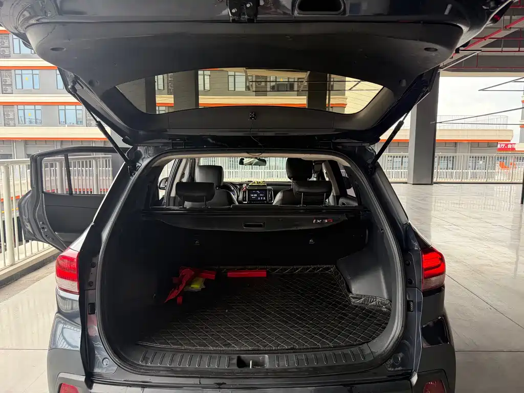 Hyundai ix35 2.0 L Auto 2 WD Brave · Smooth Enjoyment