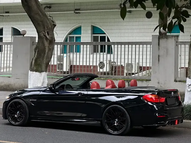 BMW M4 M4 Convertible Coupe
