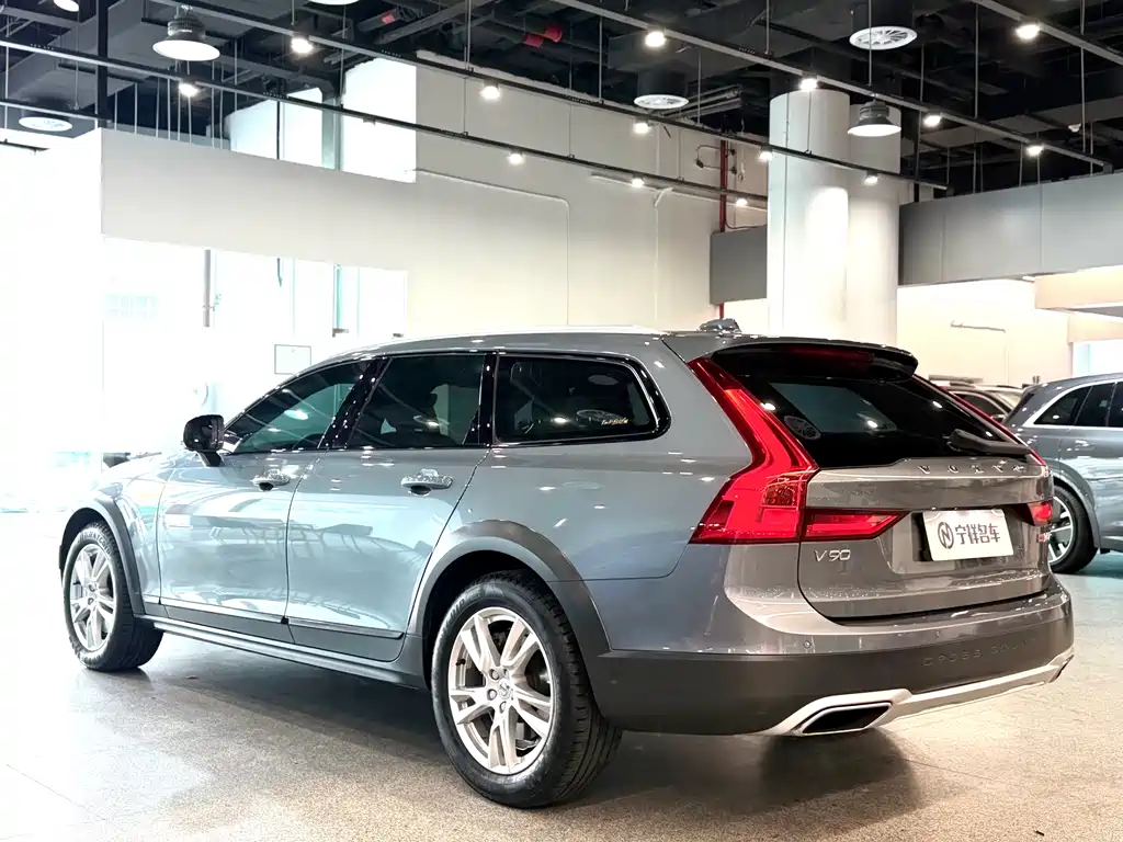 Volvo V90 沃尔沃V90 2019款 Cross Country T5 AWD 智远版 国VI