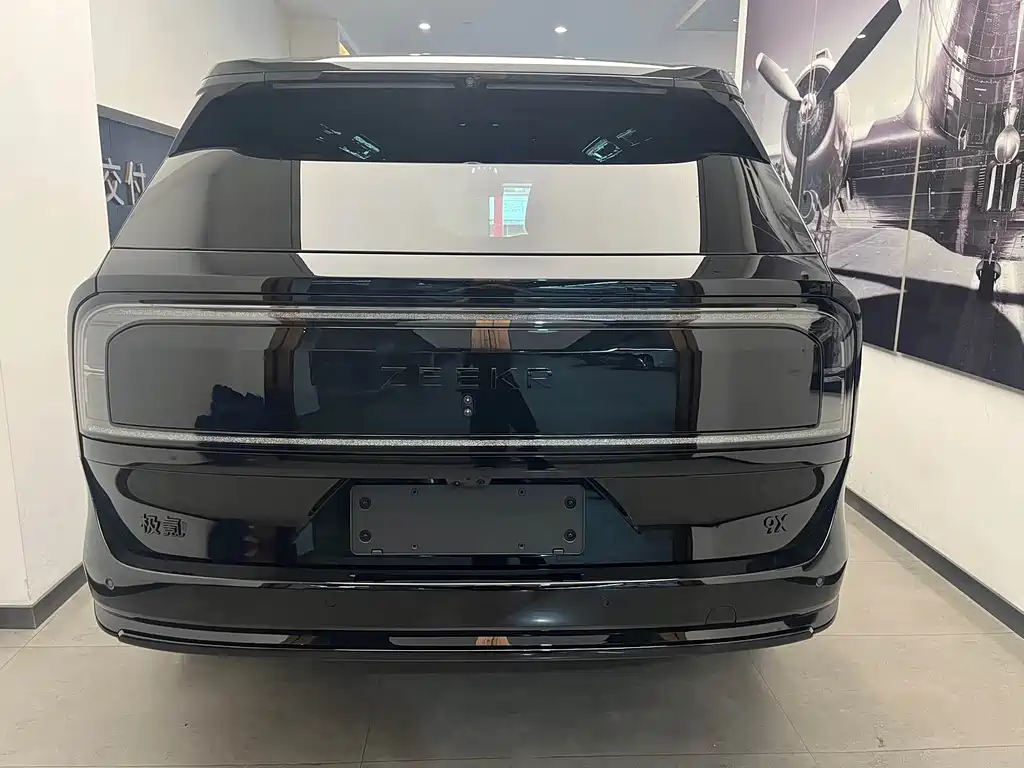 Zeekr 9 X Black Shine 70 kWh