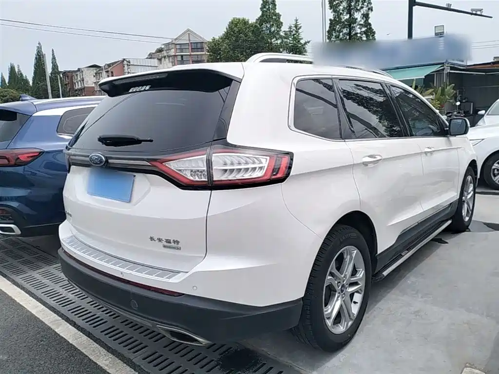 Edge EcoBoost 245 2 WD Grand Sharp 7-seat CN-VI