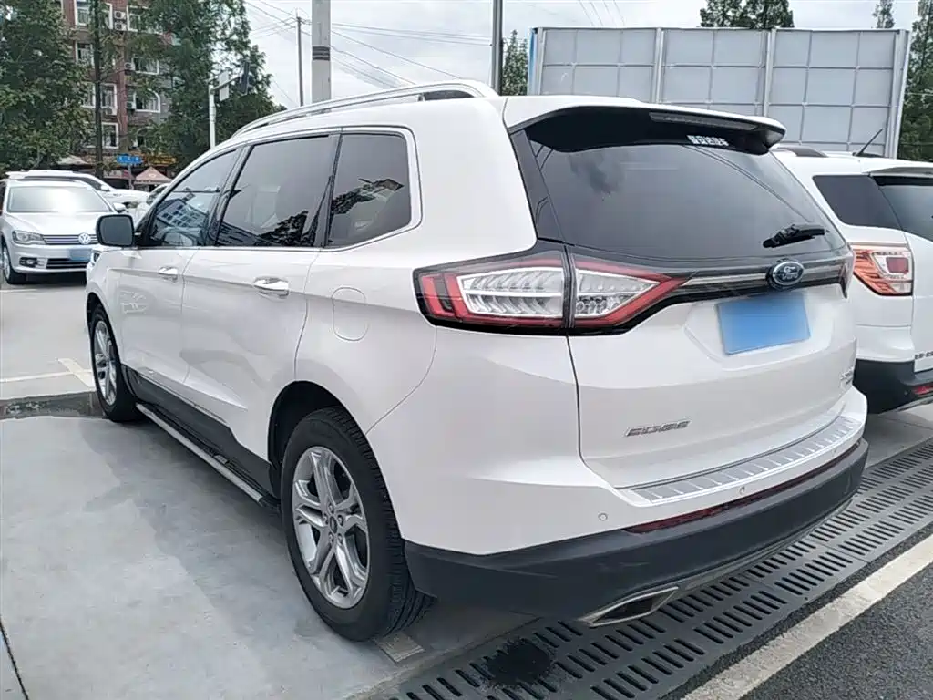 Edge EcoBoost 245 2 WD Grand Sharp 7-seat CN-VI