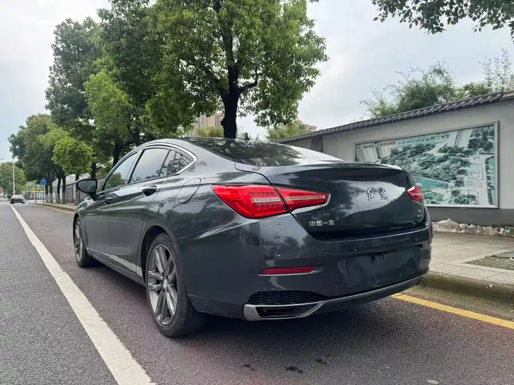 Hongqi H5 30 TD Connected Charm Motion