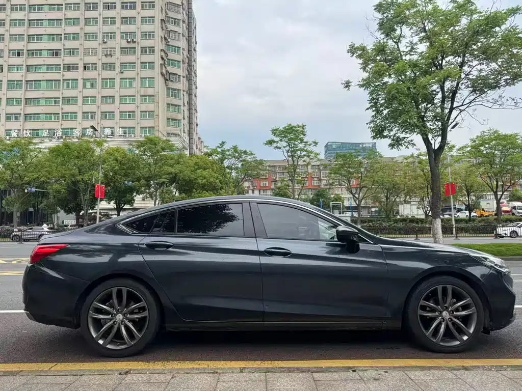 Hongqi H5 30 TD Connected Charm Motion