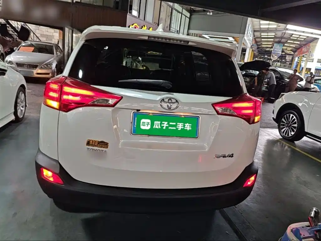 RAV4 2.0 L CVT 2 WD Style