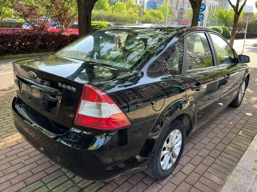 Focus Sedan 1.8 L Auto Fashion