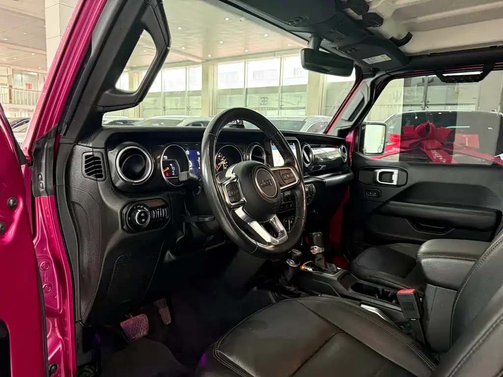 Wrangler 牧马人 2022款 2.0 T 高地巴哈马沙滩粉特别版