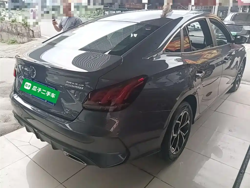 MG5 180 DVVT CVT Luxury
