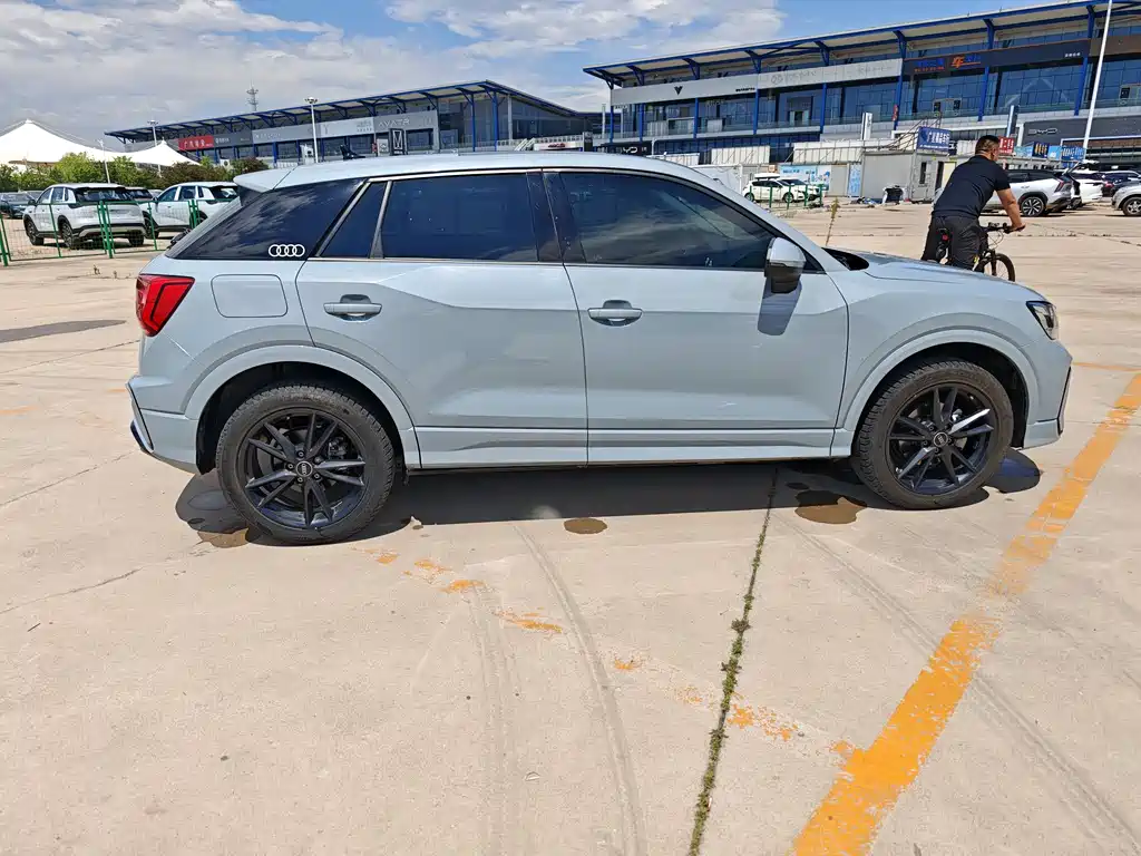 Audi Q2 L 35 TFSI Progressive Dynamic