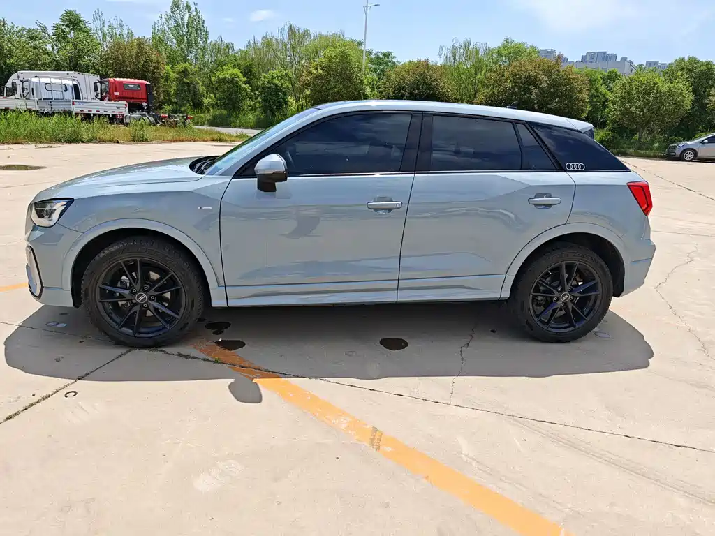 Audi Q2 L 35 TFSI Progressive Dynamic
