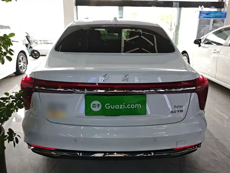 Hongqi H5 1.5 T DCT Connected Flagship Charm