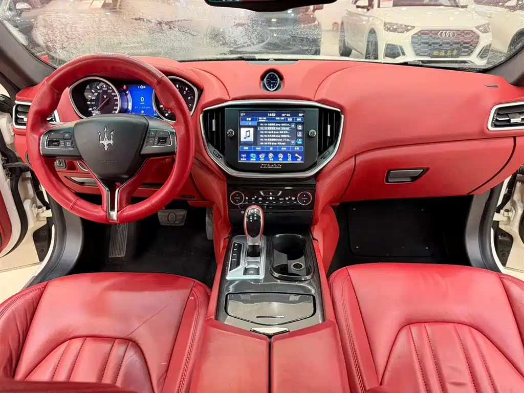 Ghibli 3.0 T Standard
