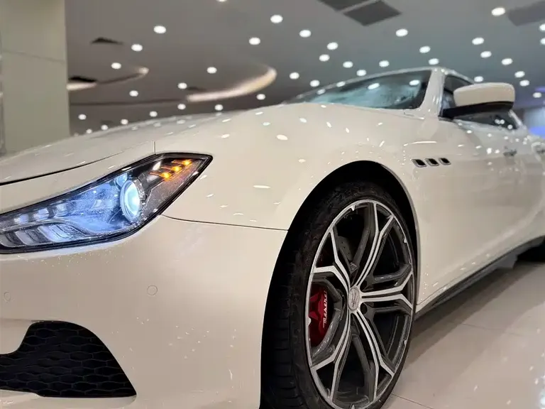 Maserati Ghibli 3.0 T Standard
