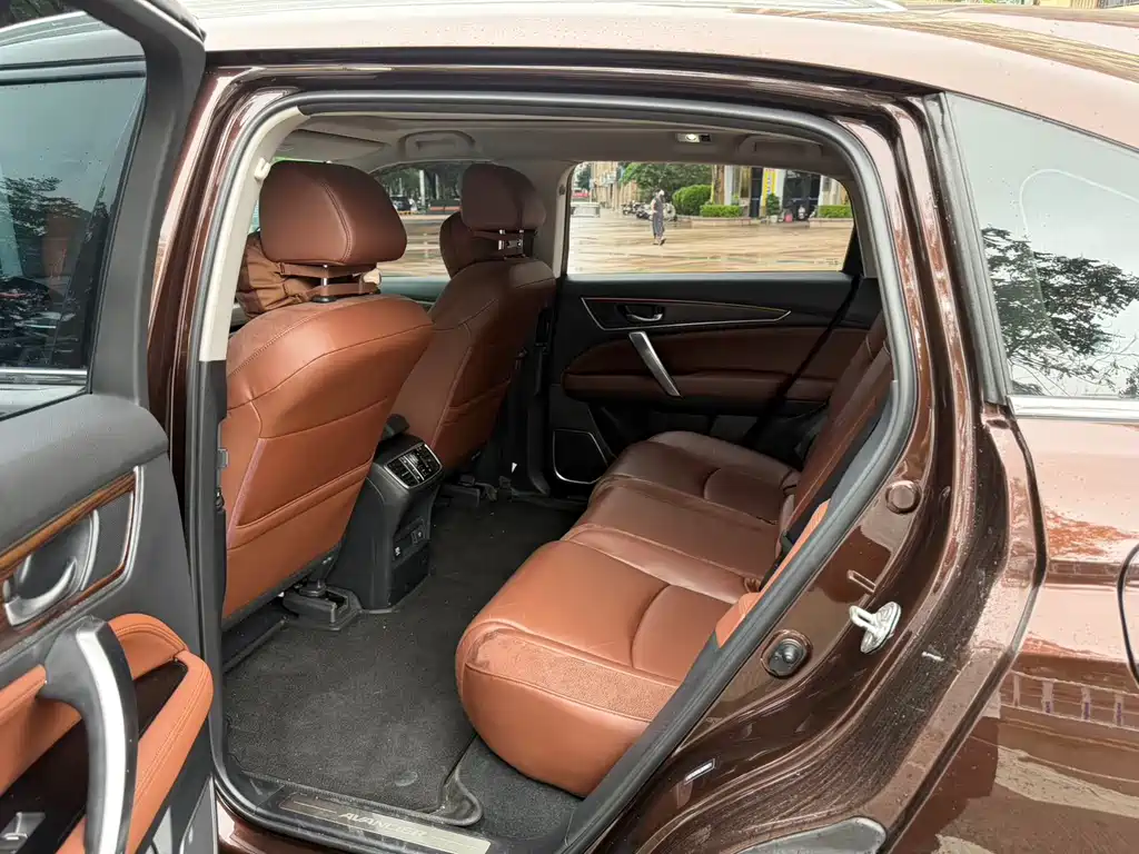 Avancier 370 TURBO 2 WD Luxury