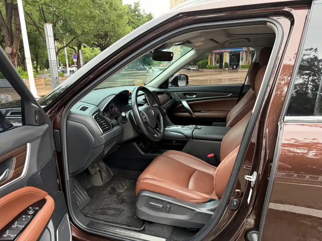 Avancier 370 TURBO 2 WD Luxury