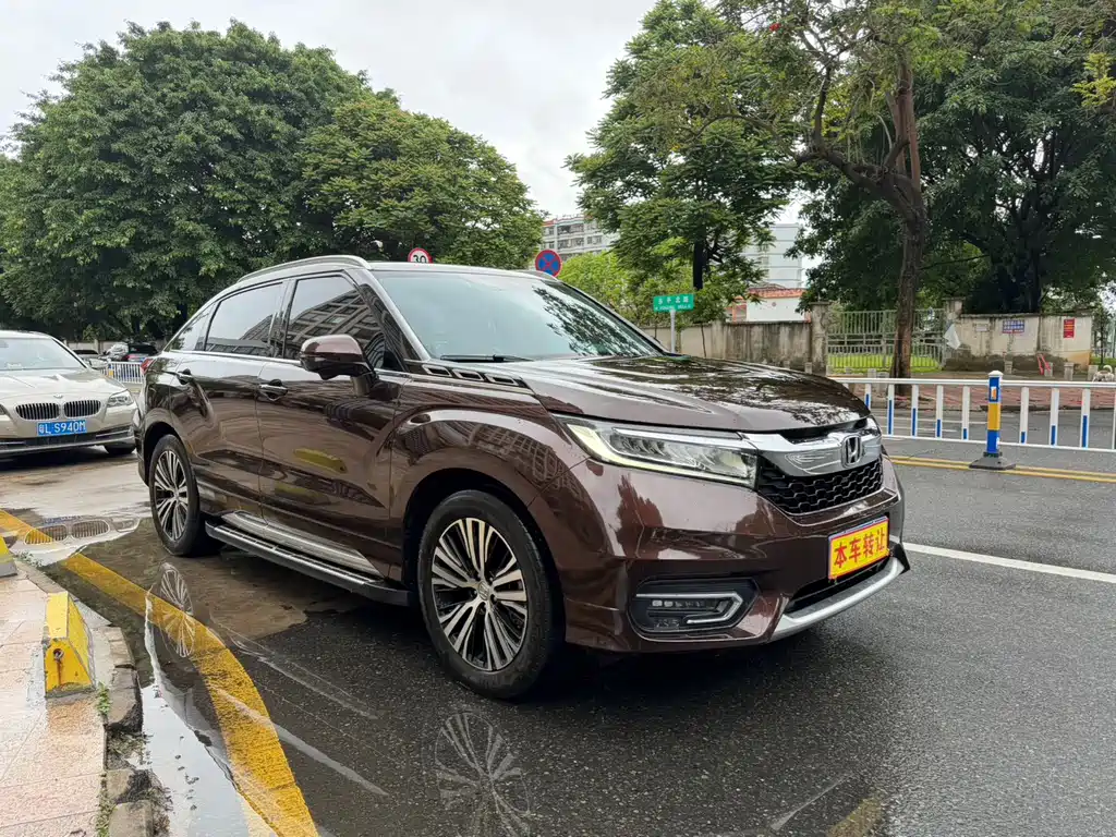 Avancier 370 TURBO 2 WD Luxury