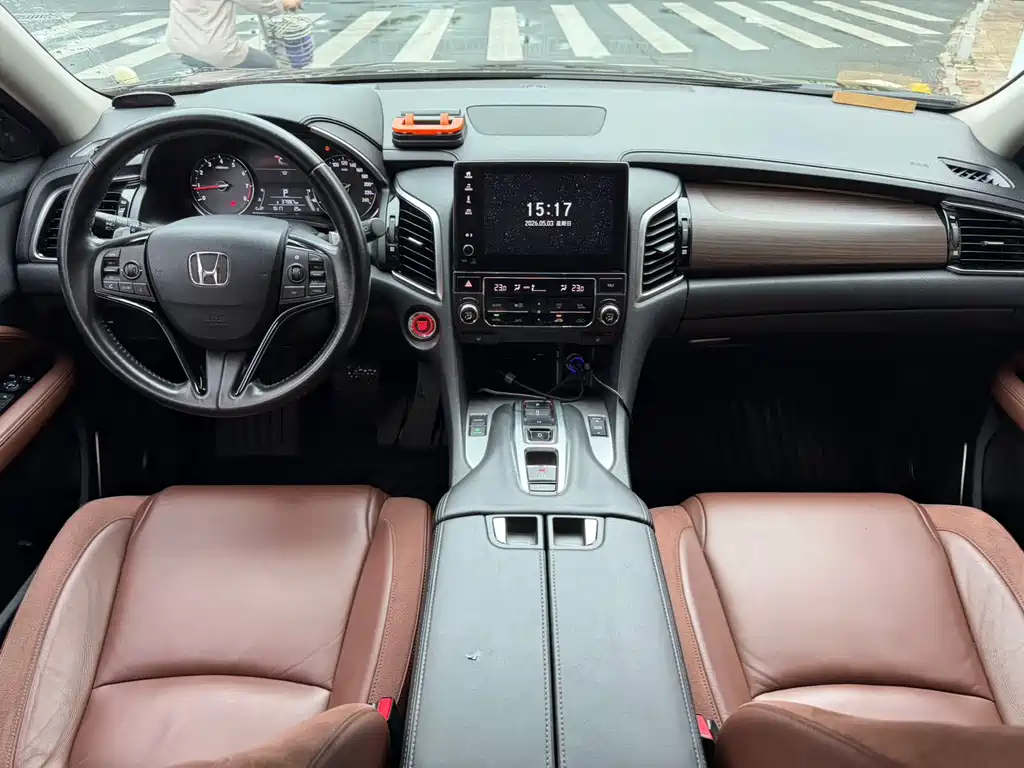Avancier 370 TURBO 2 WD Luxury
