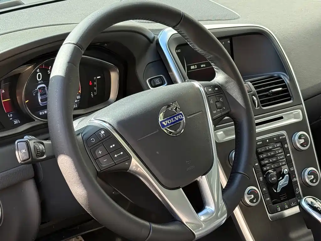 Volvo XC60 T5 AWD Smart Control