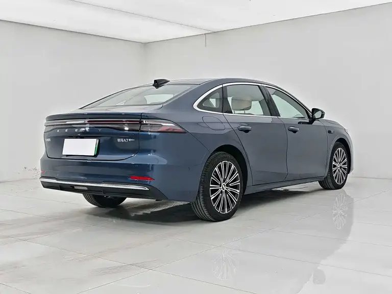 Geely Galaxy A7 EM-i 150 km Starship