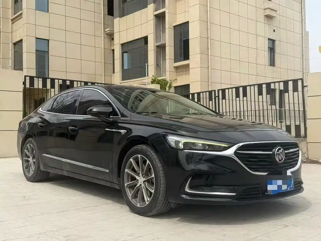 LaCrosse 652 T Luxury