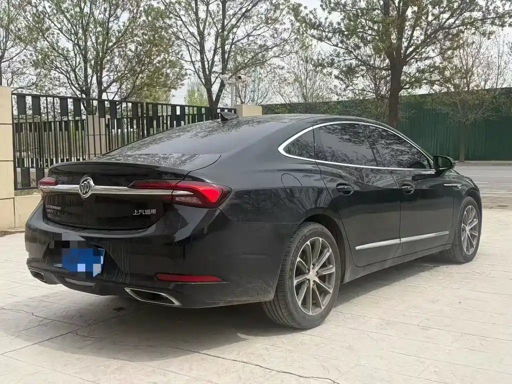 LaCrosse 652 T Luxury