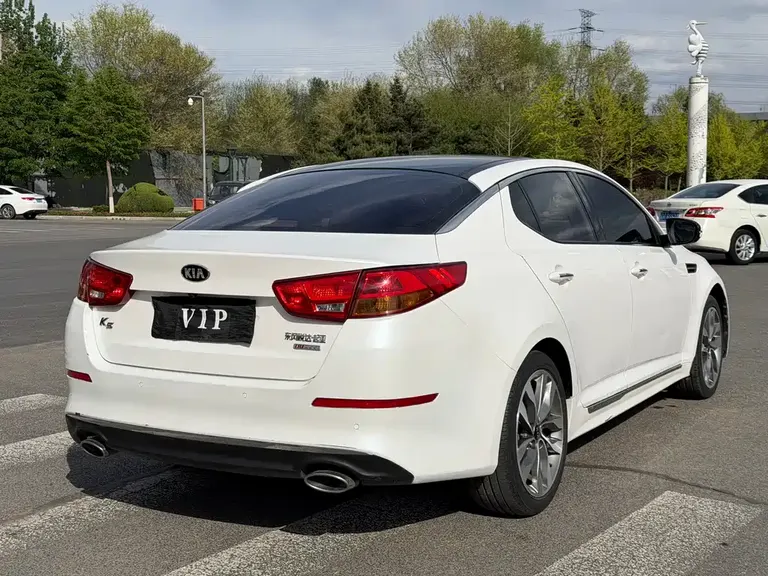 Kia K5 2.0 L Auto Luxury