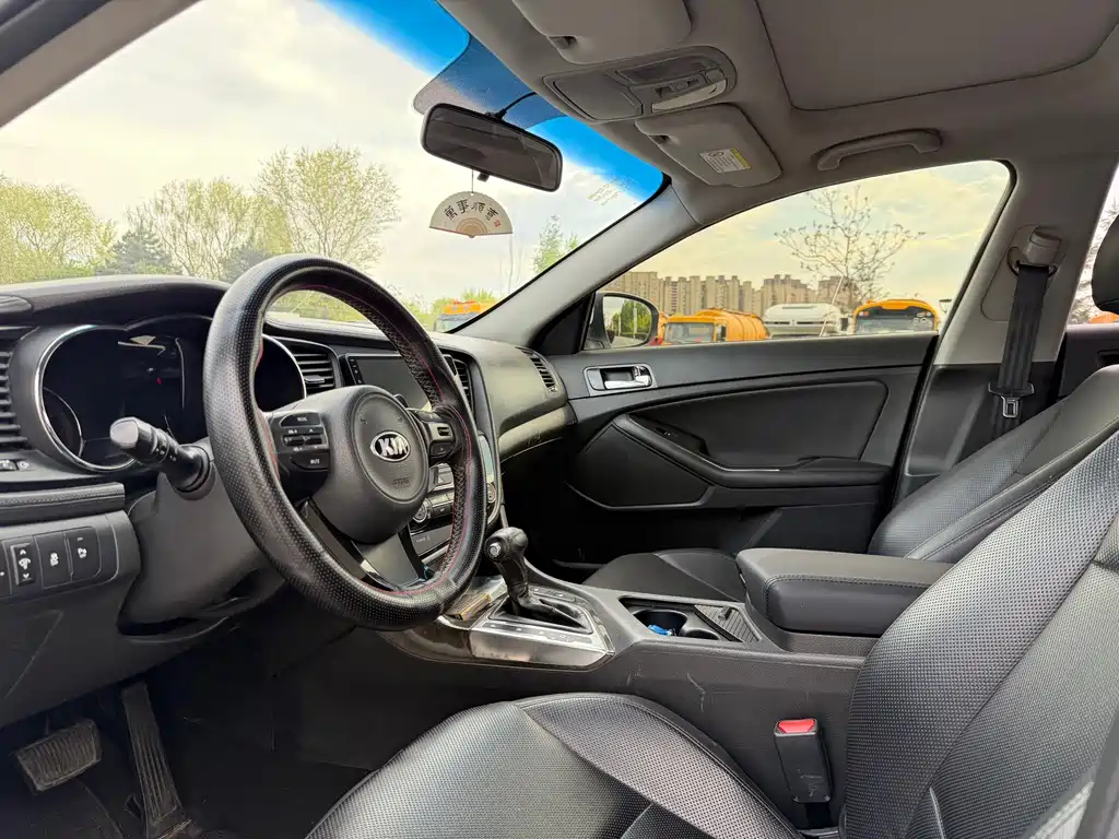 Kia K5 2.0 L Auto Luxury