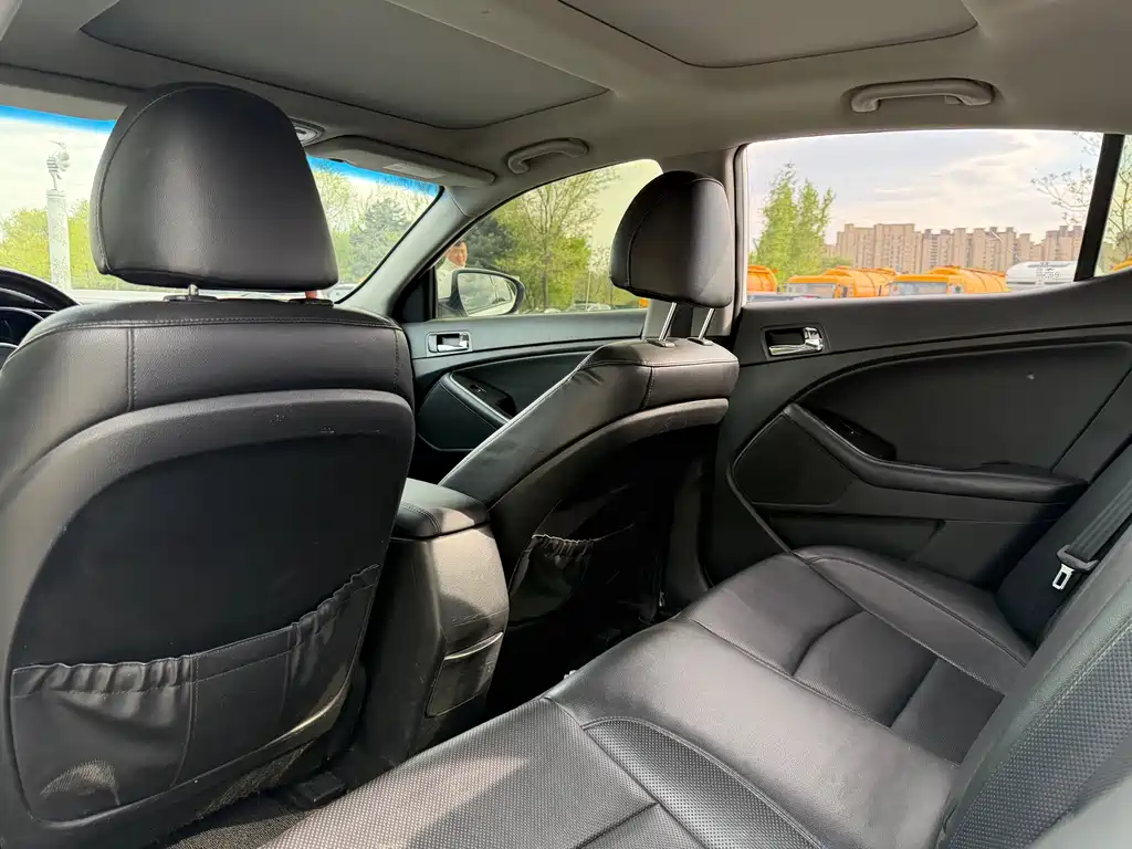 Kia K5 2.0 L Auto Luxury