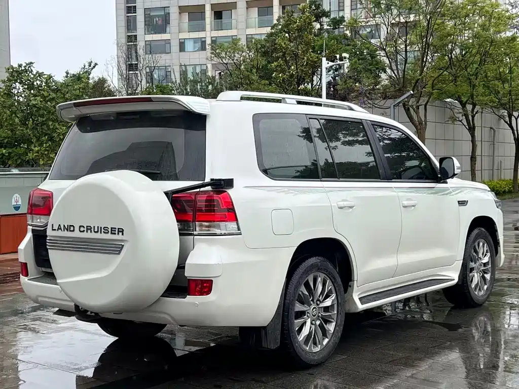 Land Cruiser (Import) 4.6 L V8 Middle East Limited