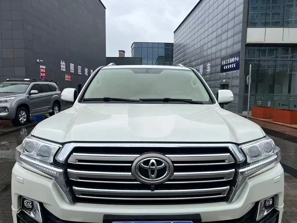 Land Cruiser (Import) 4.6 L V8 Middle East Limited