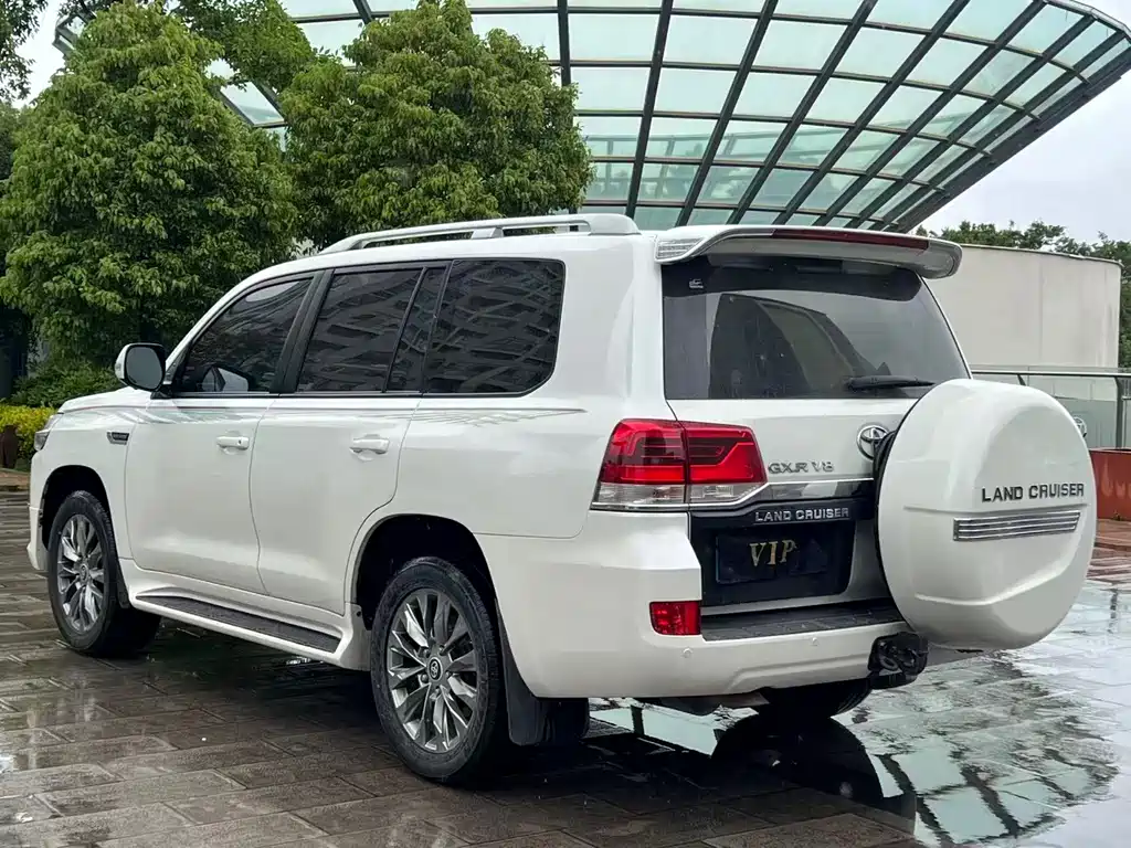 Land Cruiser (Import) 4.6 L V8 Middle East Limited