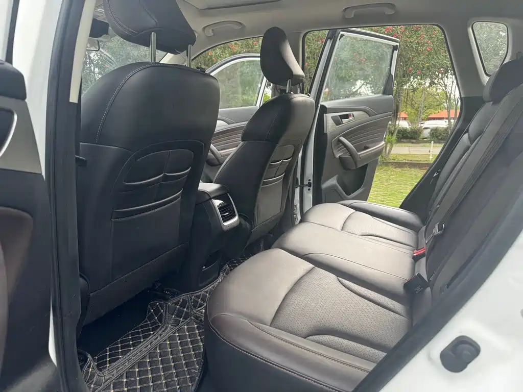 Changan CS35 PLUS 1.6 L Auto Connected