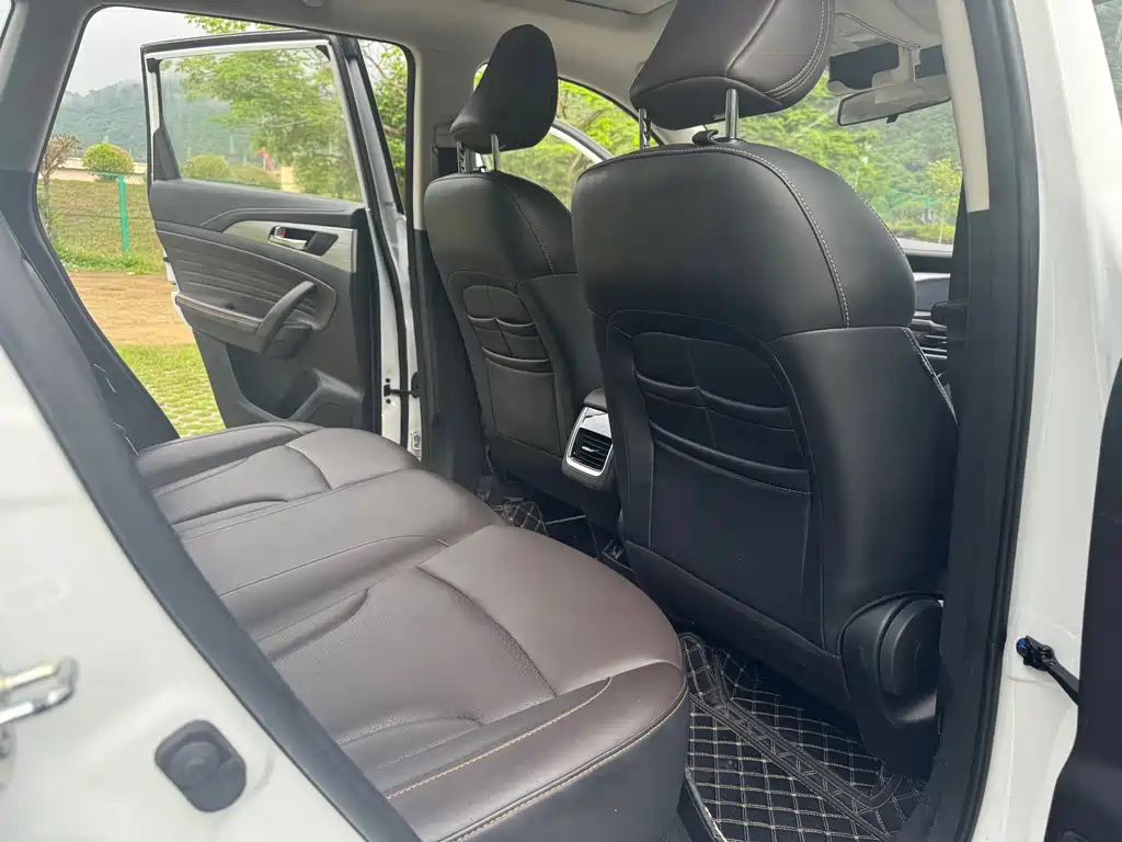 Changan CS35 PLUS 1.6 L Auto Connected