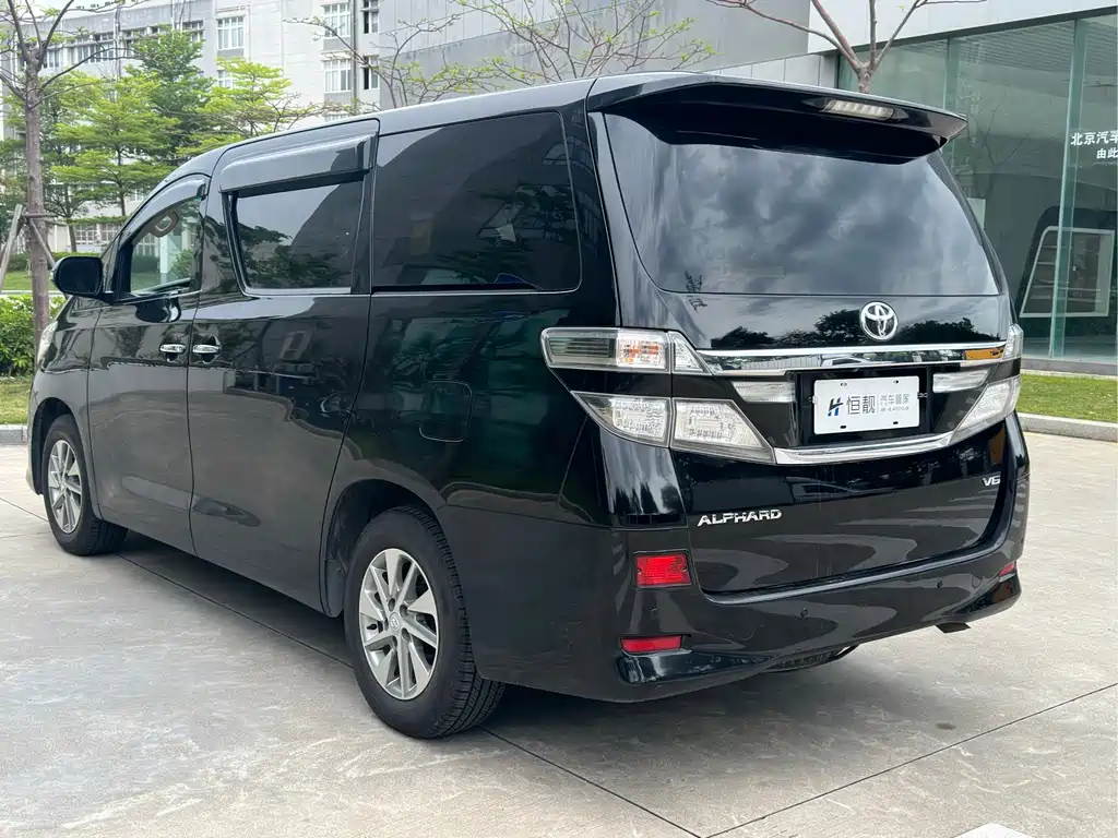 Alphard 3.5 L Luxury